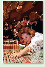 how to behave around the roulette table in the casino