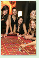 hot babes around the roulette table - talking probability